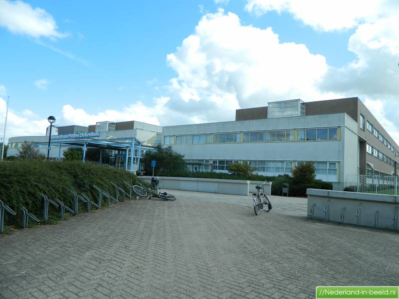 Spijkenisse > Ruwaard van Puttenweg luchtfoto’s”></p>
<p>Spijkenisse > Ruwaard van Puttenweg luchtfoto’s / foto’s Nederlandinbeeld.nl</p>
<p></center></br></p>
<p><center><img decoding=